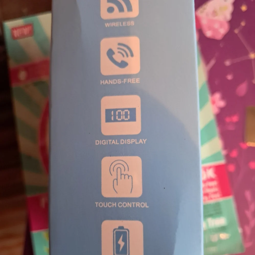 Wireless earbuds